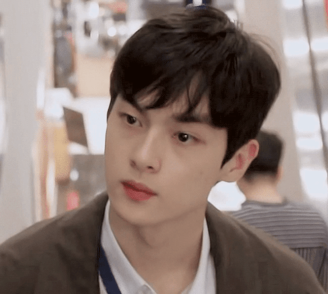 Youtuber điển trai người Hàn bị gạ tình, yêu cầu quan hệ với bà cô U30 đổi lấy 400 triệu