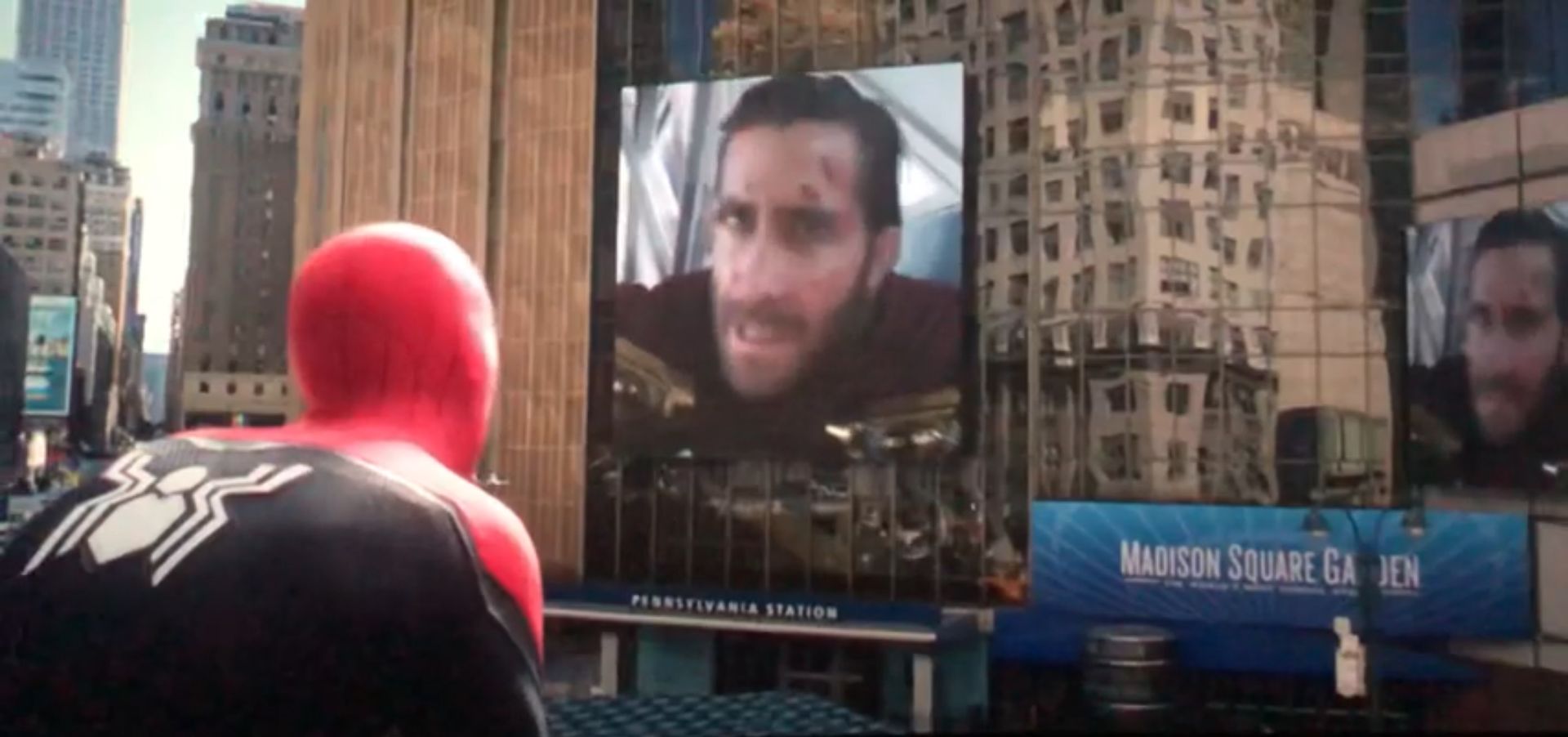 Spider-Man: Far From Home ẩn chứa thông điệp nói về mặt trái của truyền thông