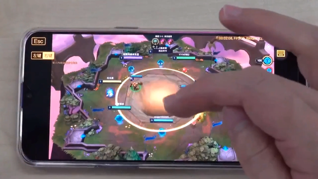 Tencent phát triển ứng dụng cho phép chơi LMHT ngay trên điện thoại di động