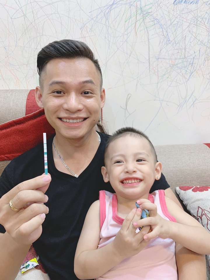 Độ Mixi bất ngờ khoe "2 vạch", thông báo gia đình mình sắp có thành viên mới