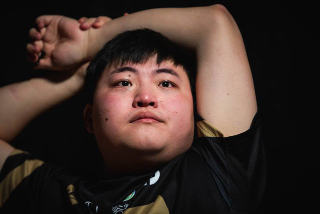 LMHT: Chấn thương của Uzi ngày càng trở nặng, không thể sinh hoạt bình thường được