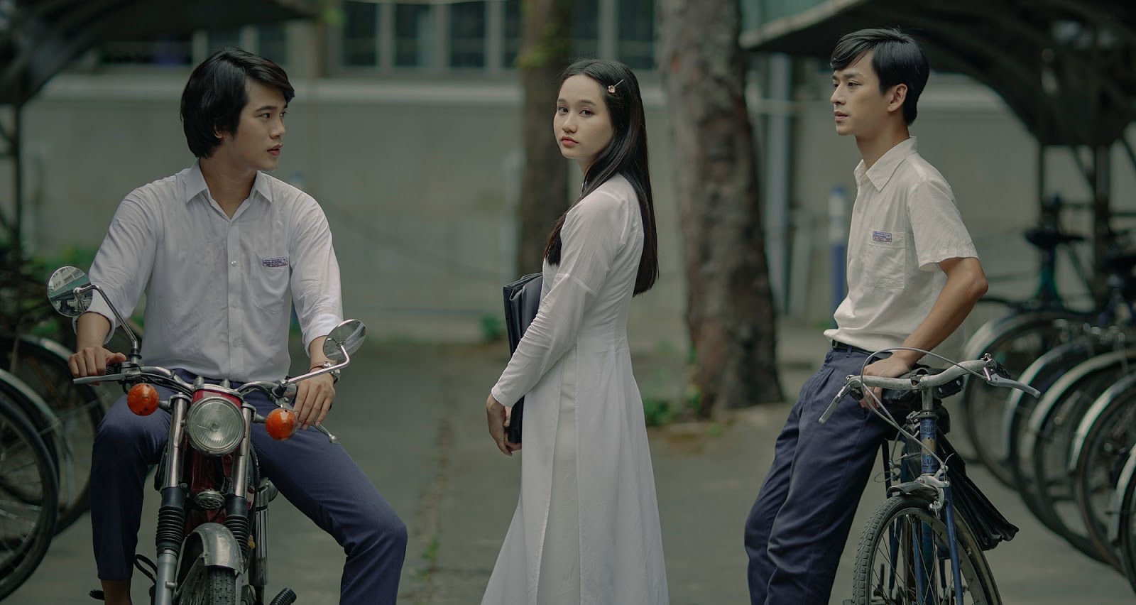 Ekip Mắt Biếc tung bộ ảnh tựu trường trong trẻo đúng ngày khai giảng năm học mới