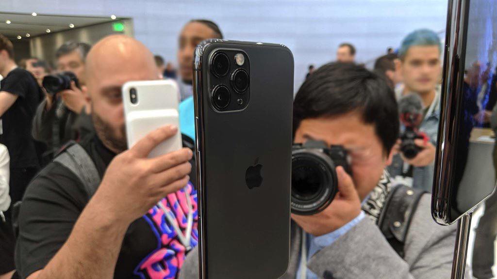 Apple: Những hình ảnh và thông số đầu tiên của 3 "siêu phẩm" iPhone 11, iPhone 11 Pro và iPhone 11 Pro Max
