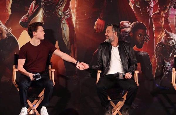 "Spoiler-Man" Tom Holland khẳng định vẫn có người hơn mình