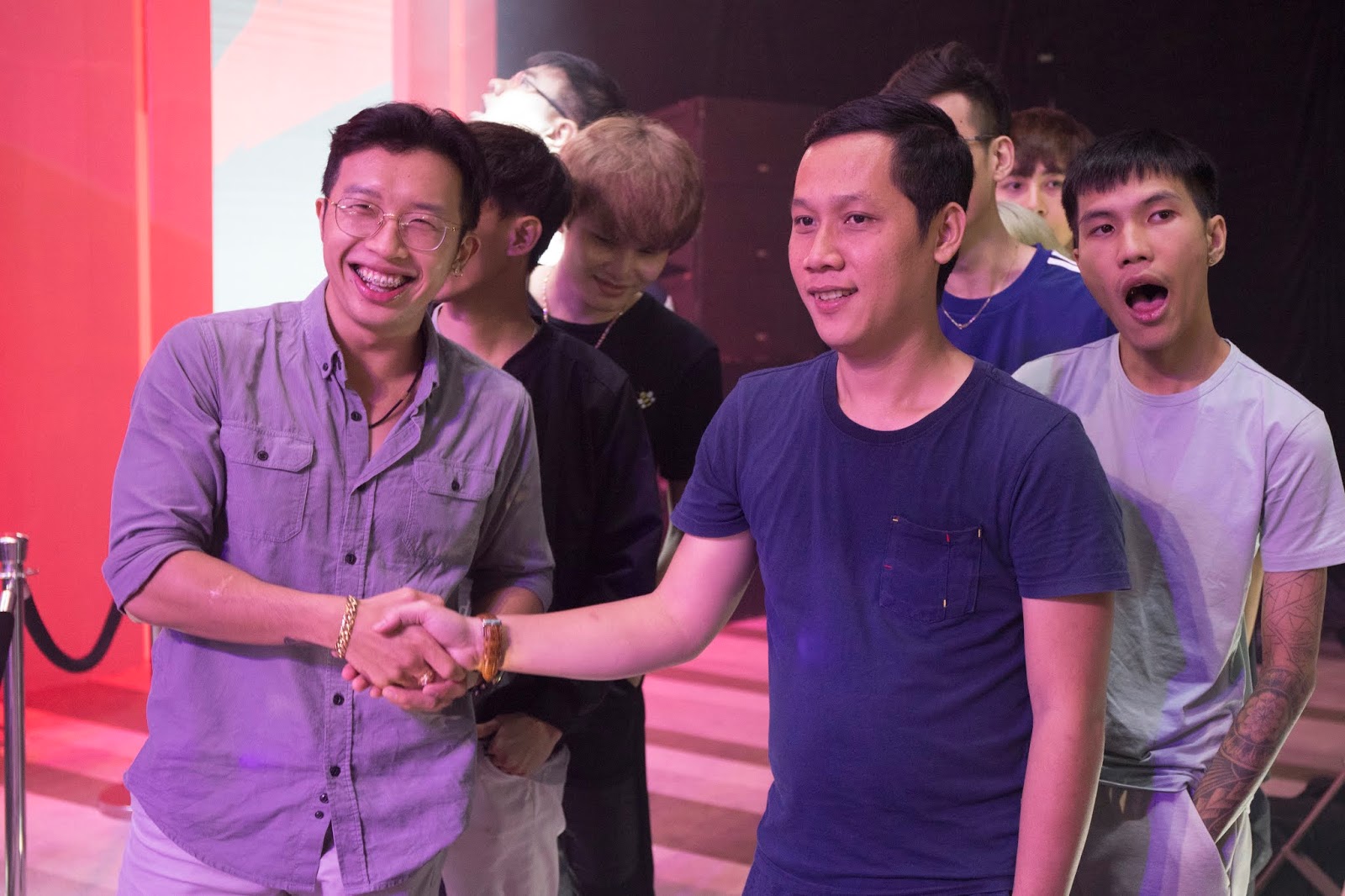 Hé lộ loạt ảnh "siêu bựa" của Thầy giáo Ba khi đối đầu "Cụ Tổ" Warzone 