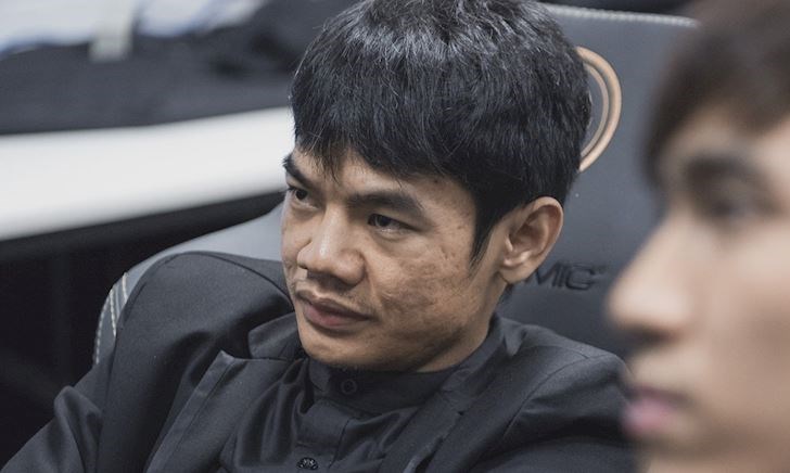 LMHT: Bị gọi là đàn bà, Tinikun phản pháo cực gắt, không quên khoe hình bạn gái của mình