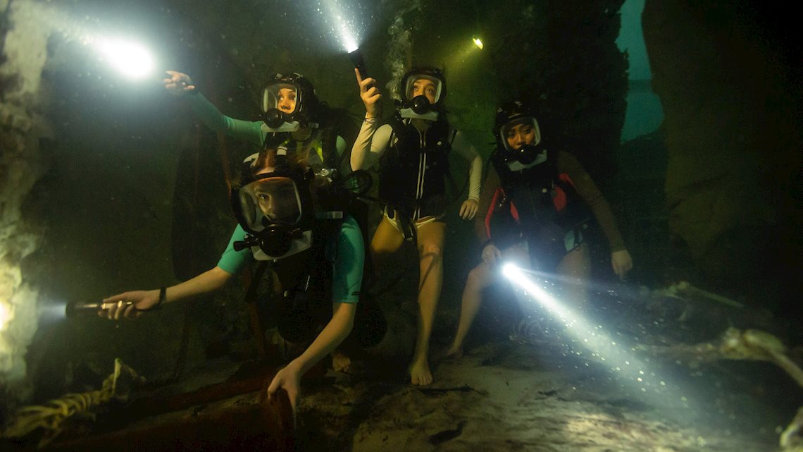 Hung thần đại dương: Thảm sát - Cuộc chiến sinh tồn với cỗ máy sát nhân dưới đáy biển