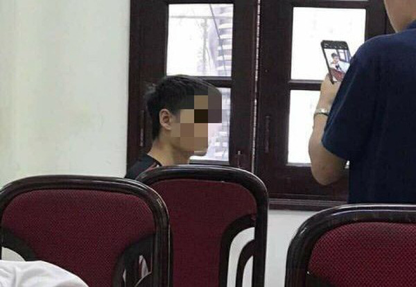 Một Streamer đi cùng với “ông bầu” nổi tiếng giới AOE bị bắt gì vì có liên quan đến tổ chức đánh bạc trái phép