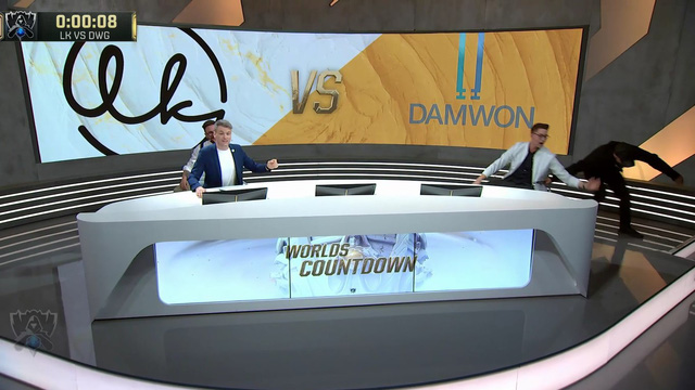 LMHT: Bình luận viên của Riot Games miệt thị Lowkey Esports và cái kết siêu đắng