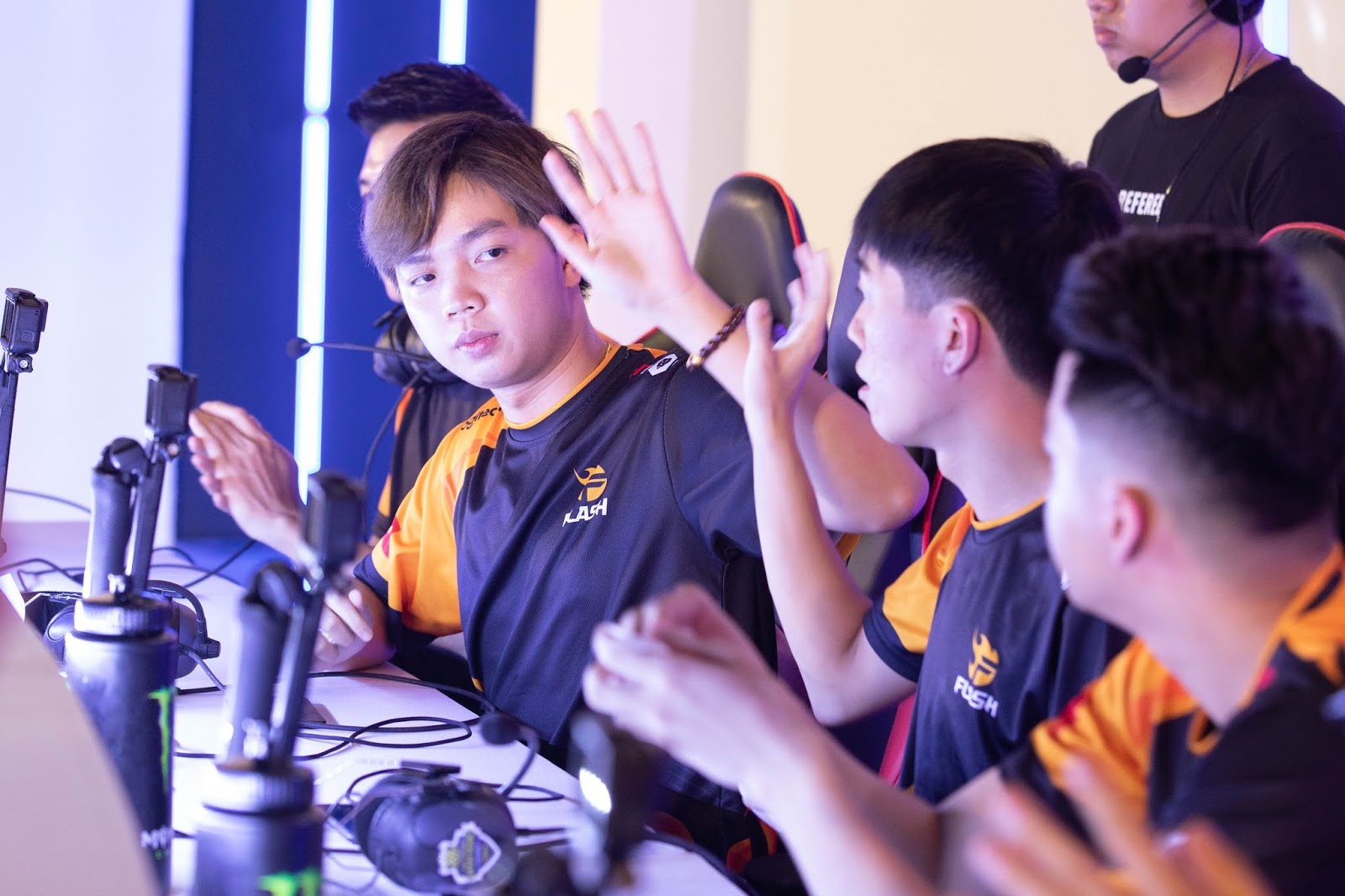 ADC: "Bởi vì chúng tôi là những nhà vô địch Thế giới..."