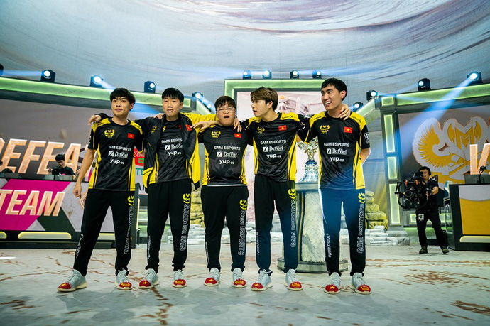 LMHT: Zeros bất ngờ chán đánh chuyên nghiệp, muốn chuyển sang làm streamer?