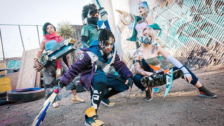 LMHT: Không thể rời mắt với bộ cosplay True Damage cực chuẩn của người hâm mộ