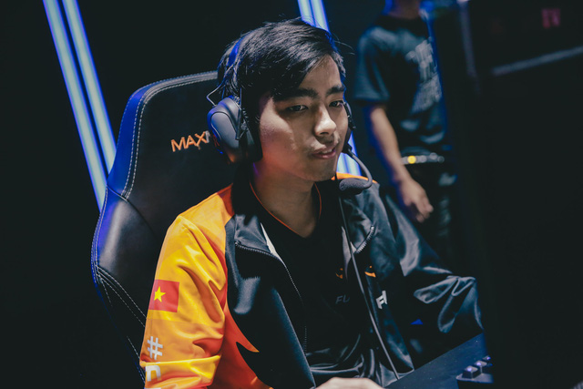 LMHT: Ông chủ SGD tiếp tục lên tiếng về Stark, tiện tay công kích BTC VCS yếu kém về năng lực