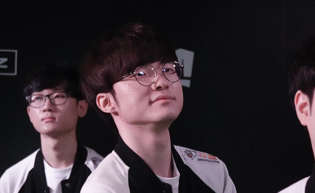 LMHT: Faker tiếp tục gia hạn hợp đồng với SKT T1 cho đến lúc thực hiện Nghĩa vụ quân sự