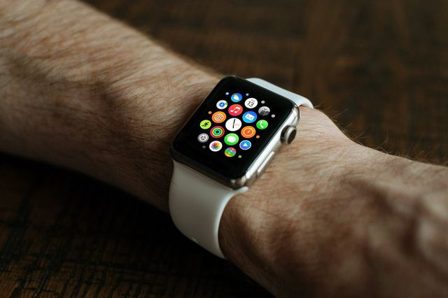 Apple Watch tiếp tục cứu sống 2 khách du lịch bị chìm thuyền nhưng không trang bị áo phao