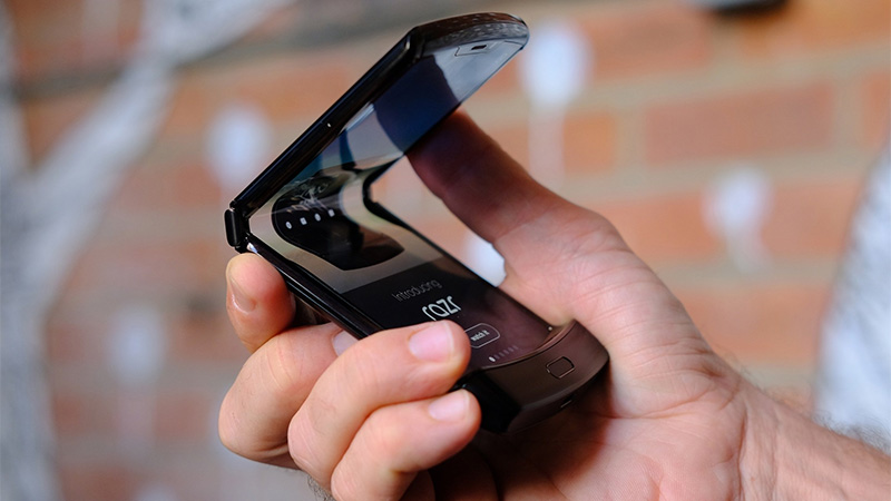 Vì không đủ sản phâm, Motorola buộc dời ngày phát hành smartphone Razr sang năm 2020