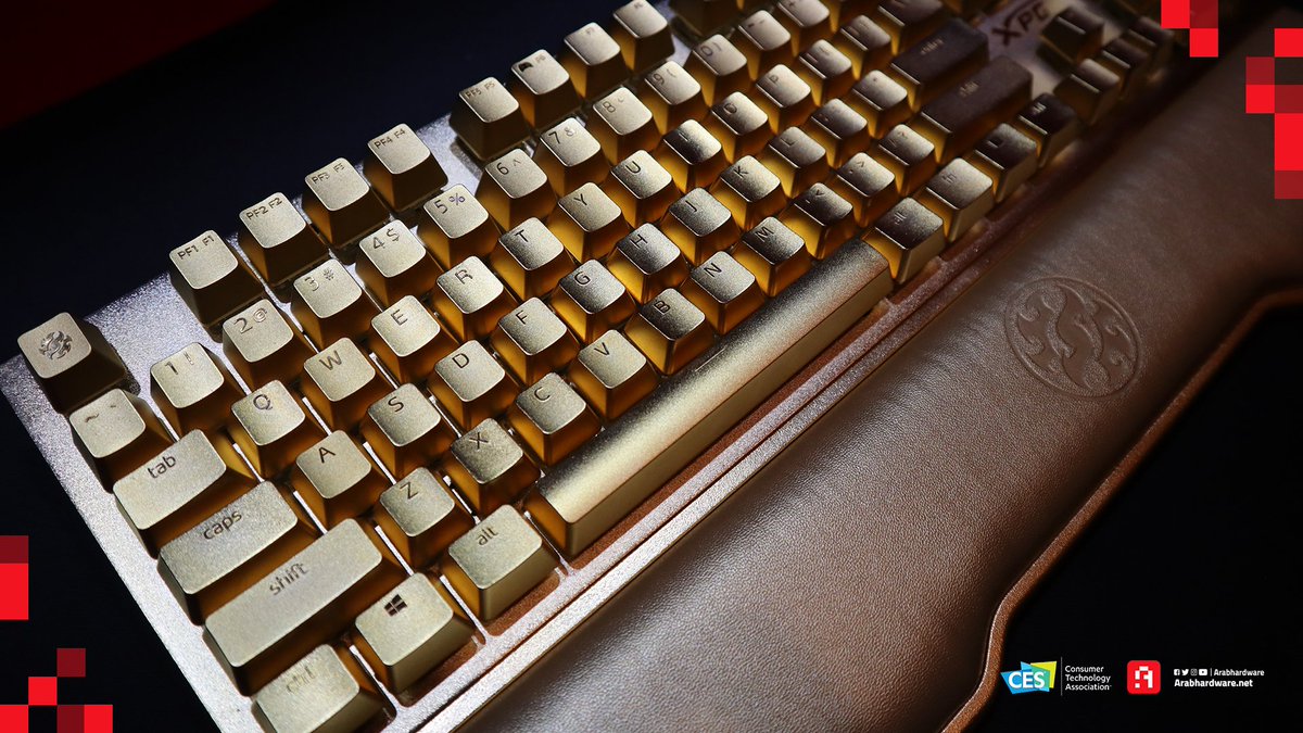 CES 2020: Hãng XPG cho ra mắt bàn phím mạ vàng 24k với giá 10.000USD
