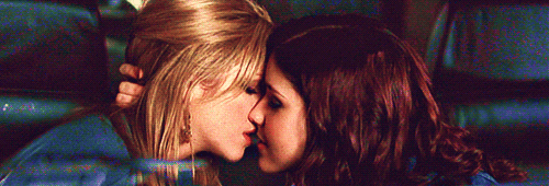 Tổng hợp 10 nụ hôn đồng tính nữ táo bạo nhất của lịch sử điện ảnh Hollywood 2