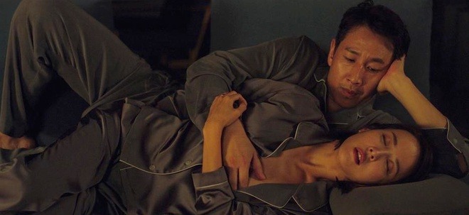 Giải mã cảnh quan hệ 18+ trên ghế từng gây nhiều tranh cãi trong Ký sinh trùng 