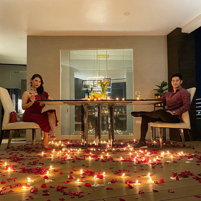 Kỷ niệm 3 năm yêu nhau, Maria Ozawa được bạn trai tặng quà rải đầy hoa hồng và tỏ tình ngọt ngào