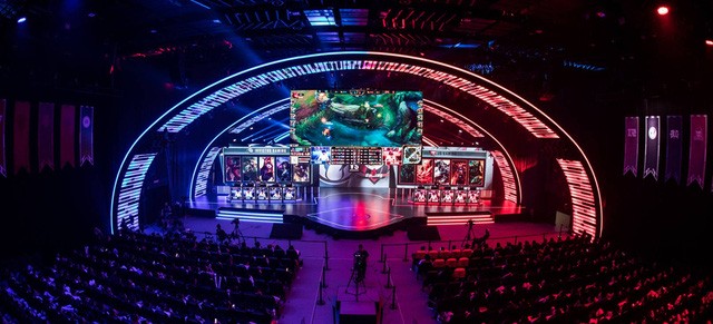 LMHT: LPL Mùa Xuân 2020 chính thức quay trở lại dù tình hình y tế vẫn chưa thật sự ổn định