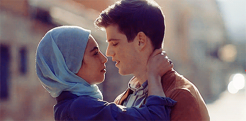 Tổng hợp 5 cảnh nóng gây sốc trong Elite - món ăn học đường lạ miệng hơn cả Sex Education của Netflix 2