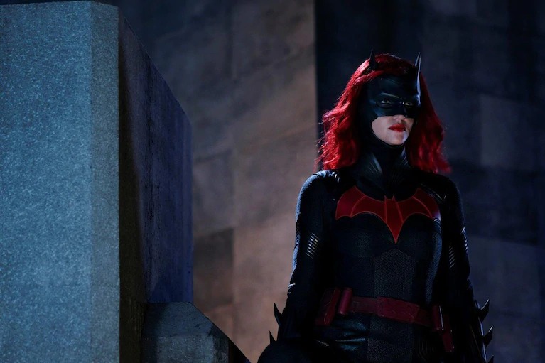 Batwoman của Warner Bros bất ngờ hoãn ghi hình vì tai nạn nghiêm trọng tại phim trường