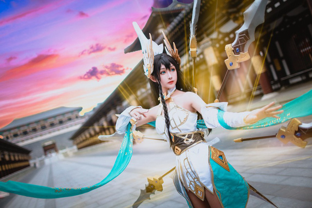 LMHT: Chiêm ngưỡng bộ cosplay Irelia Tiên Kiếm cực xuất sắc từ một nữ game thủ Trung Quốc