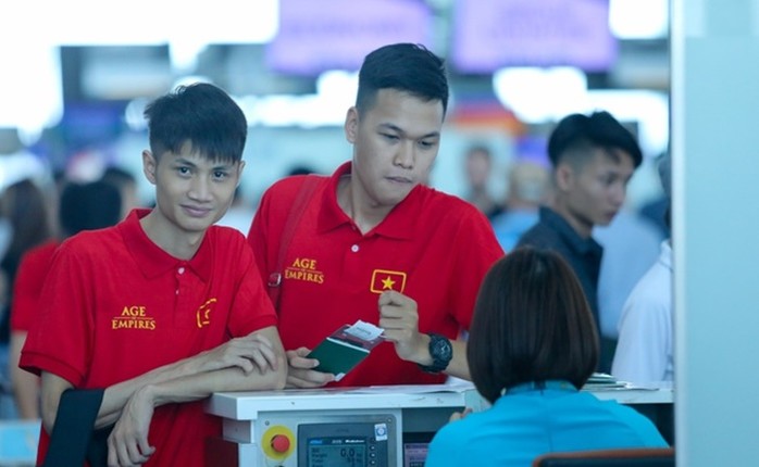 Game thủ 'Chim sẻ đi nắng' và cộng đồng AOE Việt ủng hộ hơn 300 triệu chống COVID