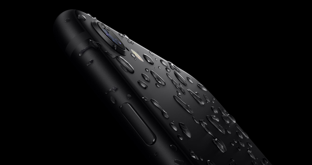 Bất ngờ với khả năng chống nước của iPhone SE 2020 