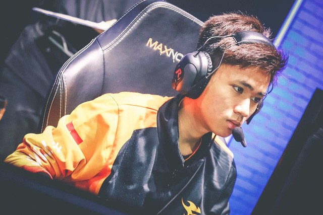 LMHT: Yijin bất ngờ làm một nghĩa cử cao đẹp khiến fan "nở mày nở mặt"