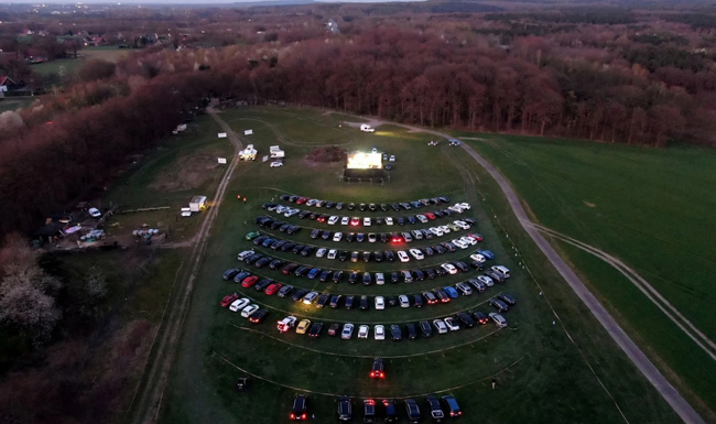 Rạp chiếu đóng cửa mùa dịch, hình thức xem phim ngoài trời lên ngôi