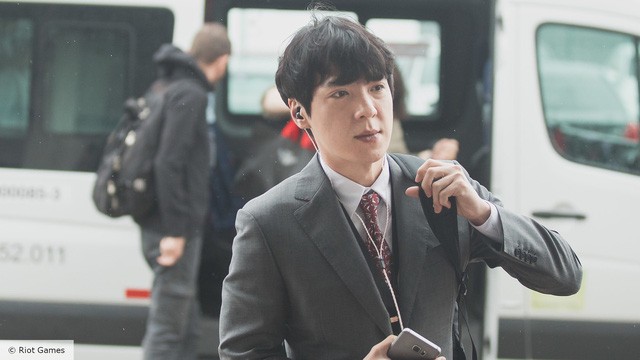 LMHT: Hé lộ mức lương cao khủng khiếp của HLV kkOma khi về với Vici Gaming