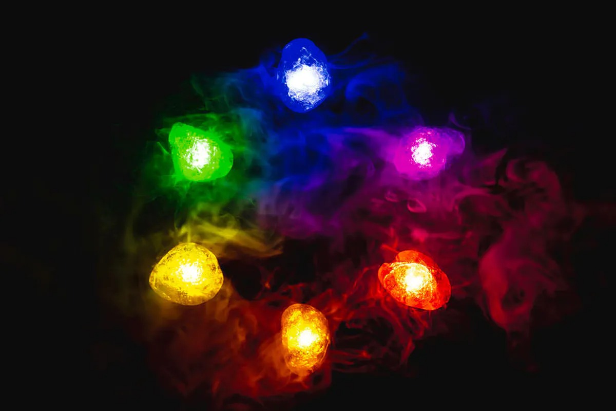 Điểm danh những siêu anh hùng thừa hưởng sức mạnh siêu phàm từ những viên đá vô cực 