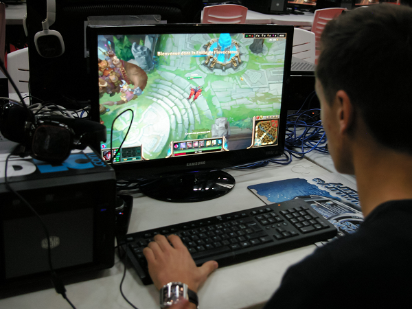 Tổng hợp và cách sử dụng phần mềm tăng FPS, giảm ping tốt nhất hiện nay