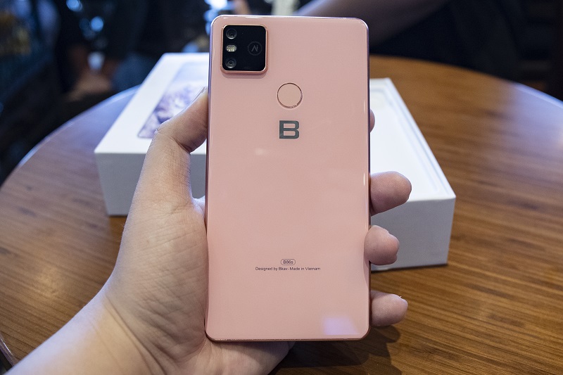 Trên tay nhanh Bphone 86, chiếc smartphone mang đến "trải nghiệm không giới hạn" cho người dùng