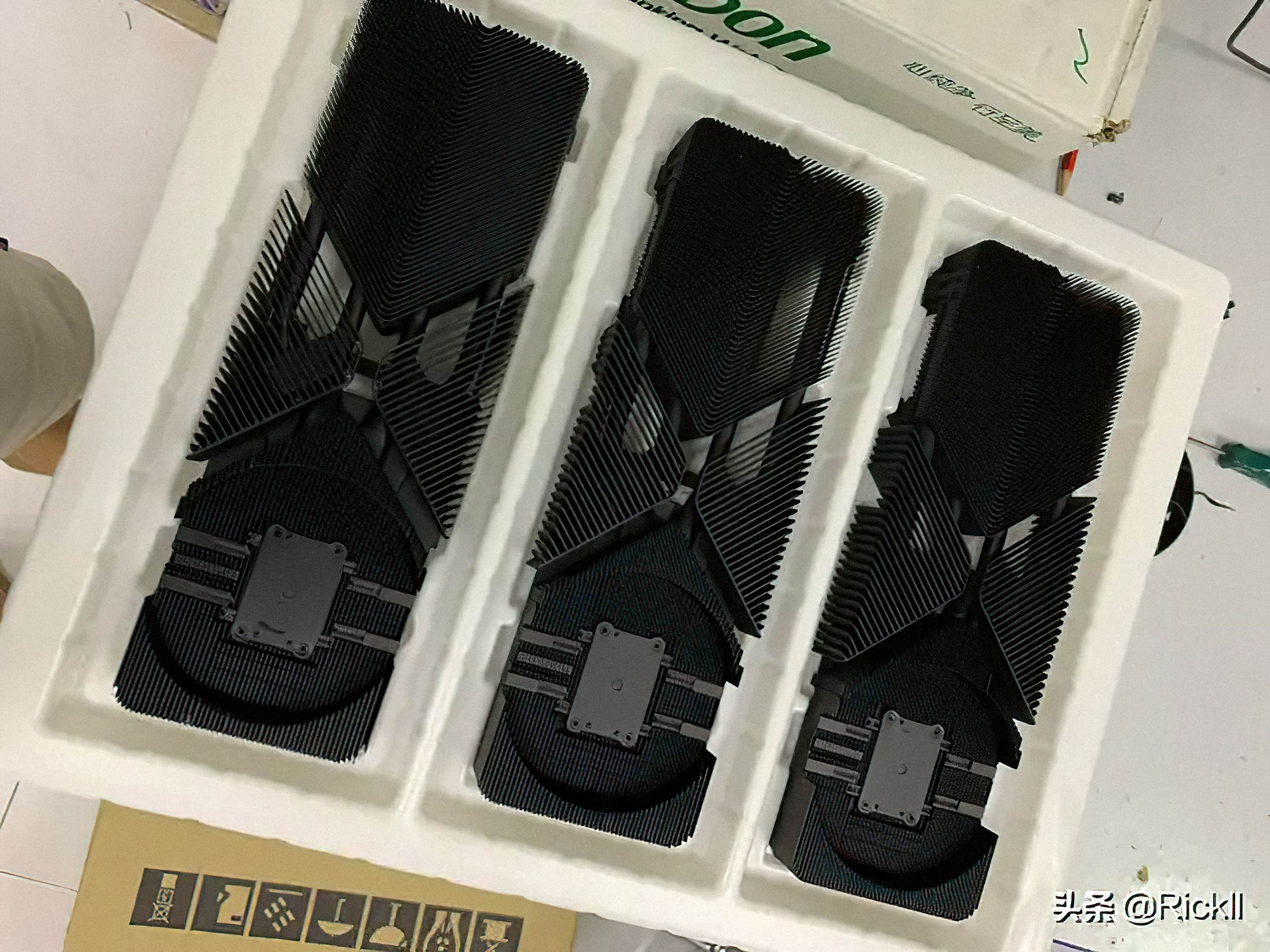 Rò rỉ hệ thống tản nhiệt khổng lồ trên card đồ hoạ Nvidia GeForce RTX 3080