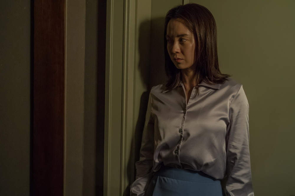 Kẻ xâm nhập: Bất ngờ với tựa phim lập kỉ lục phòng vé Hàn