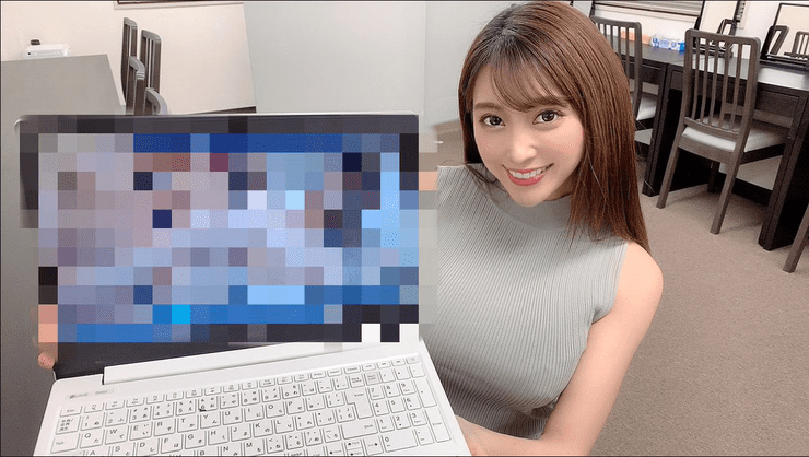 Với ý tưởng biệu lộ cảm xúc khi xem video người lớn, nữ Streamer Nhật Bản "suýt" bị cấm kênh