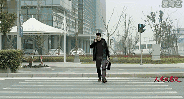 Cười bể bụng trước những cảnh quay... không thể giả hơn trong phim Trung Quốc thời hiện đại