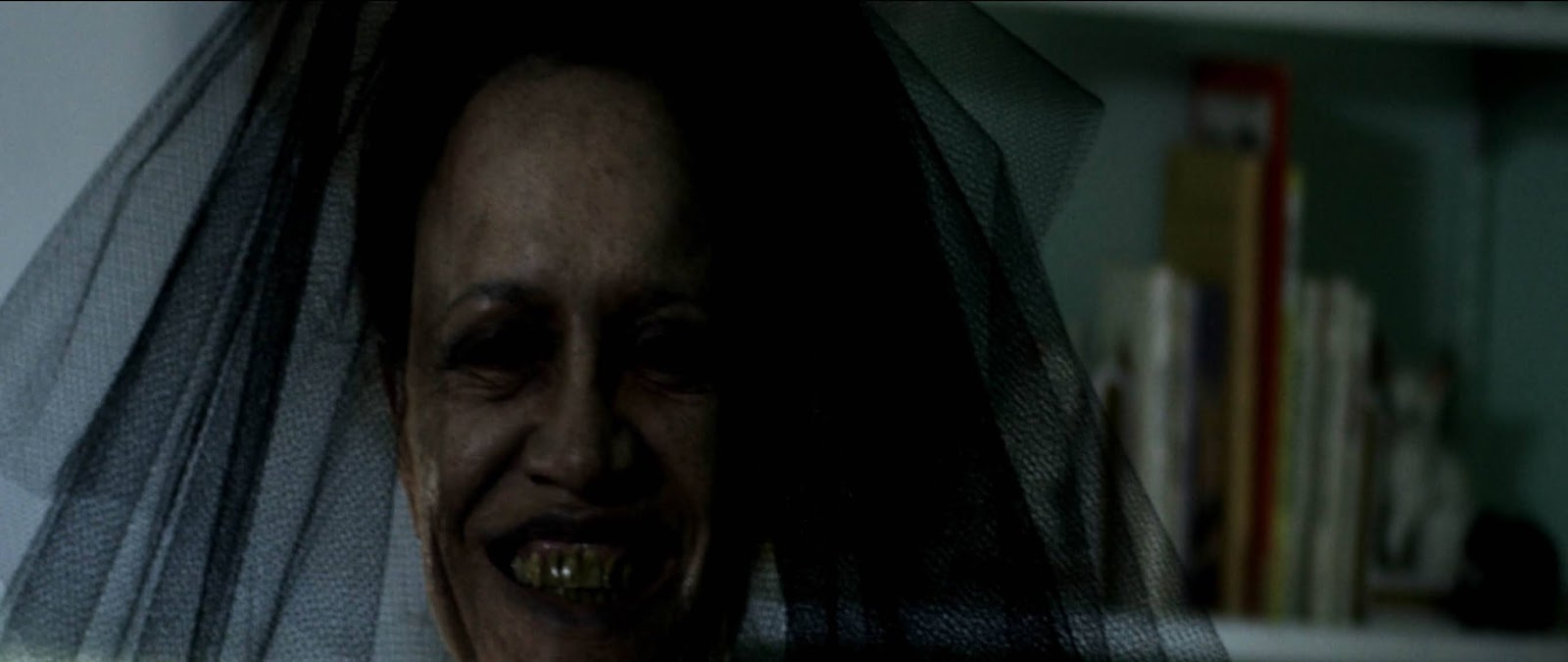 Ám ảnh với những hồn ma vất vưởng trong Bóng ma không xác