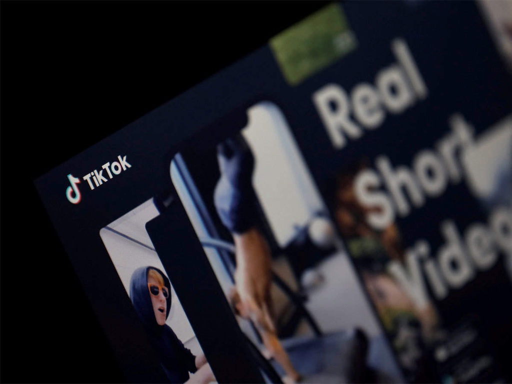 Anonymous kêu gọi cảnh báo sự nguy hiểm của Tik Tok 