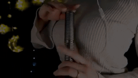 Nữ YouTuber Nhật chỉ dùng vòng một của mình để tạo ra âm thanh, thu hút hàng triệu người xem và đăng ký 3