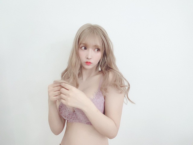 Yua Mikami bất ngờ thay đổi kiểu tóc cực ma mị khiến fan chết mê chết mệt