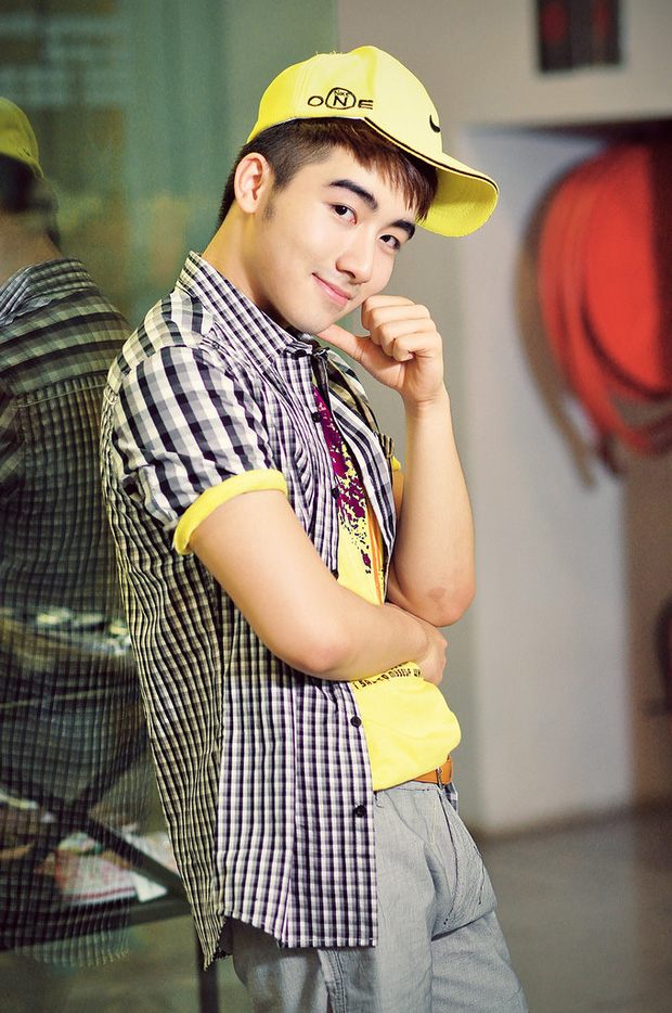 Lục Triều Vỹ là ai ? Tú ông điều hành đường dây đen trong giới người mẫu