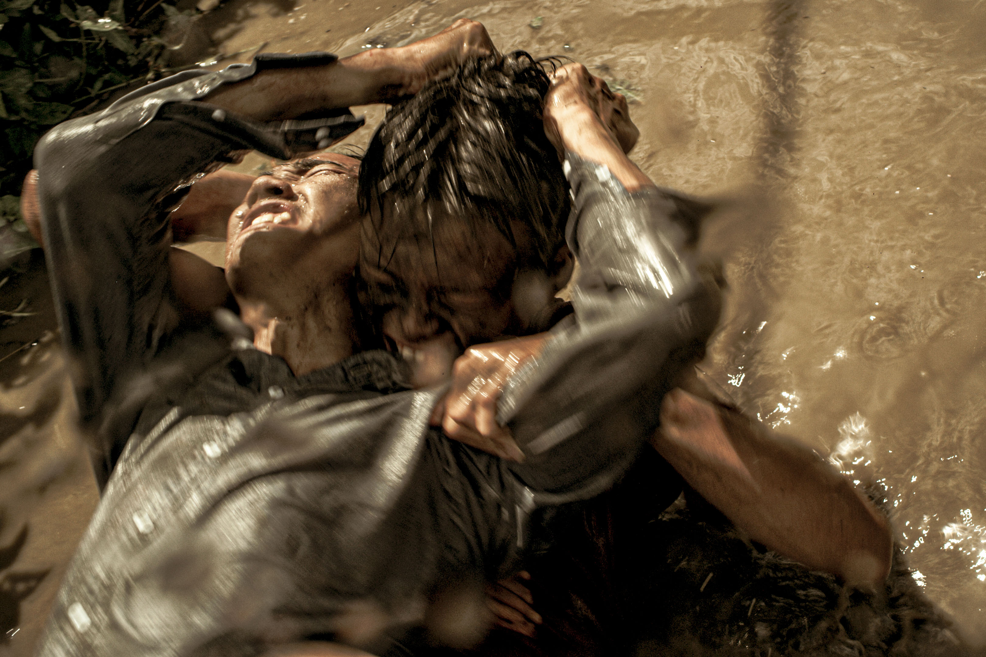 Ròm: Nước mắt từ những thước phim chật vật ra rạp