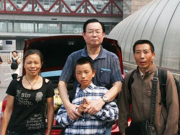 Vào đại học khi chỉ mới 13 tuổi, thần đồng đắm chìm trong game online đến mức suýt bị đuổi học