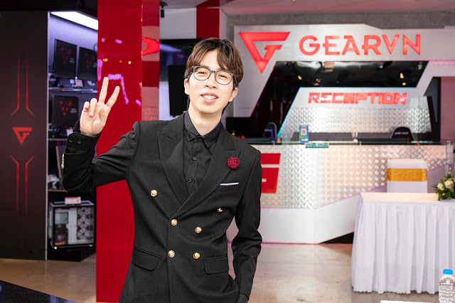 Sau ồn ào tình cảm, ViruSs xuất hiện rạng rỡ tại sự kiện công bố Giám đốc Marketing của GearVN