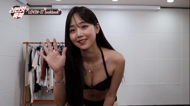 Thay đồ ngay trên sóng livestream, hot girl nóng bỏng Hàn Quốc khiến cộng đồng Việt Nam chết mê chết mệt