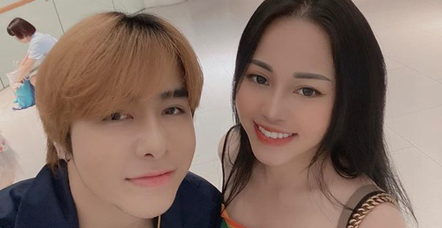 LMHT: Hot girl Lai Lai đăng ảnh hé lộ đã có bạn trai, game thủ gọi tên Zeros